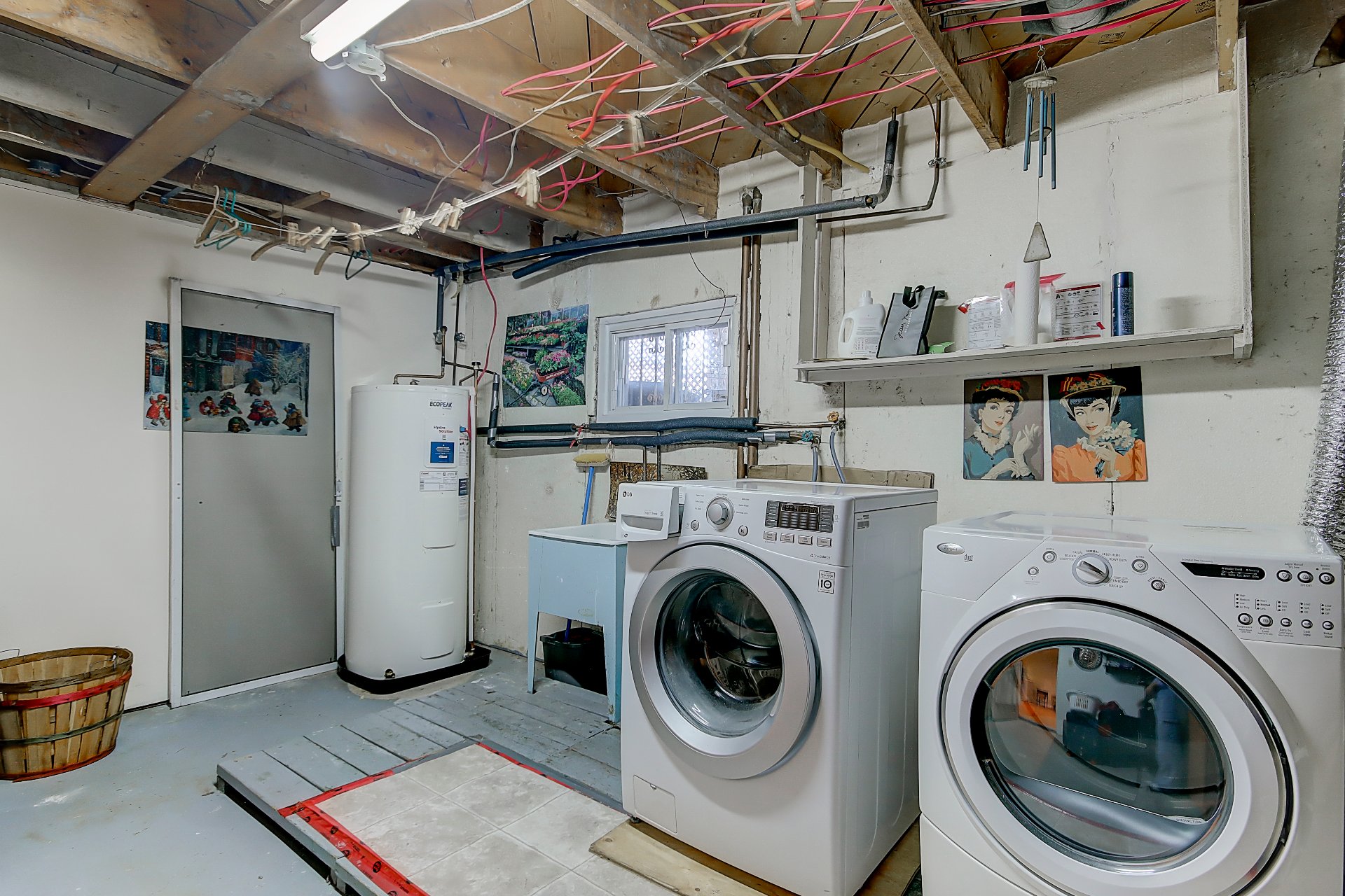 Photo - Laundry room