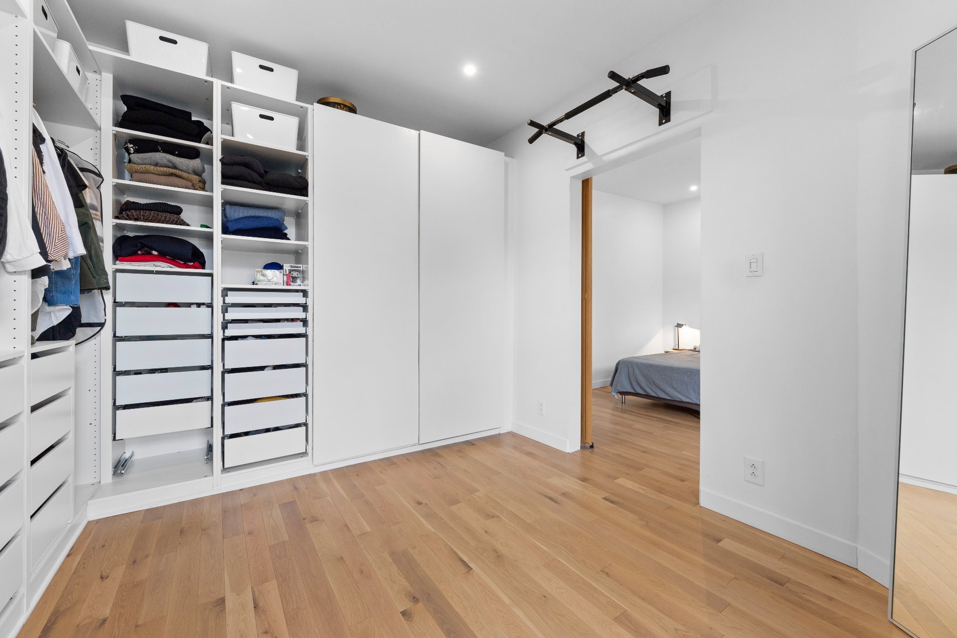 Walk-in closet