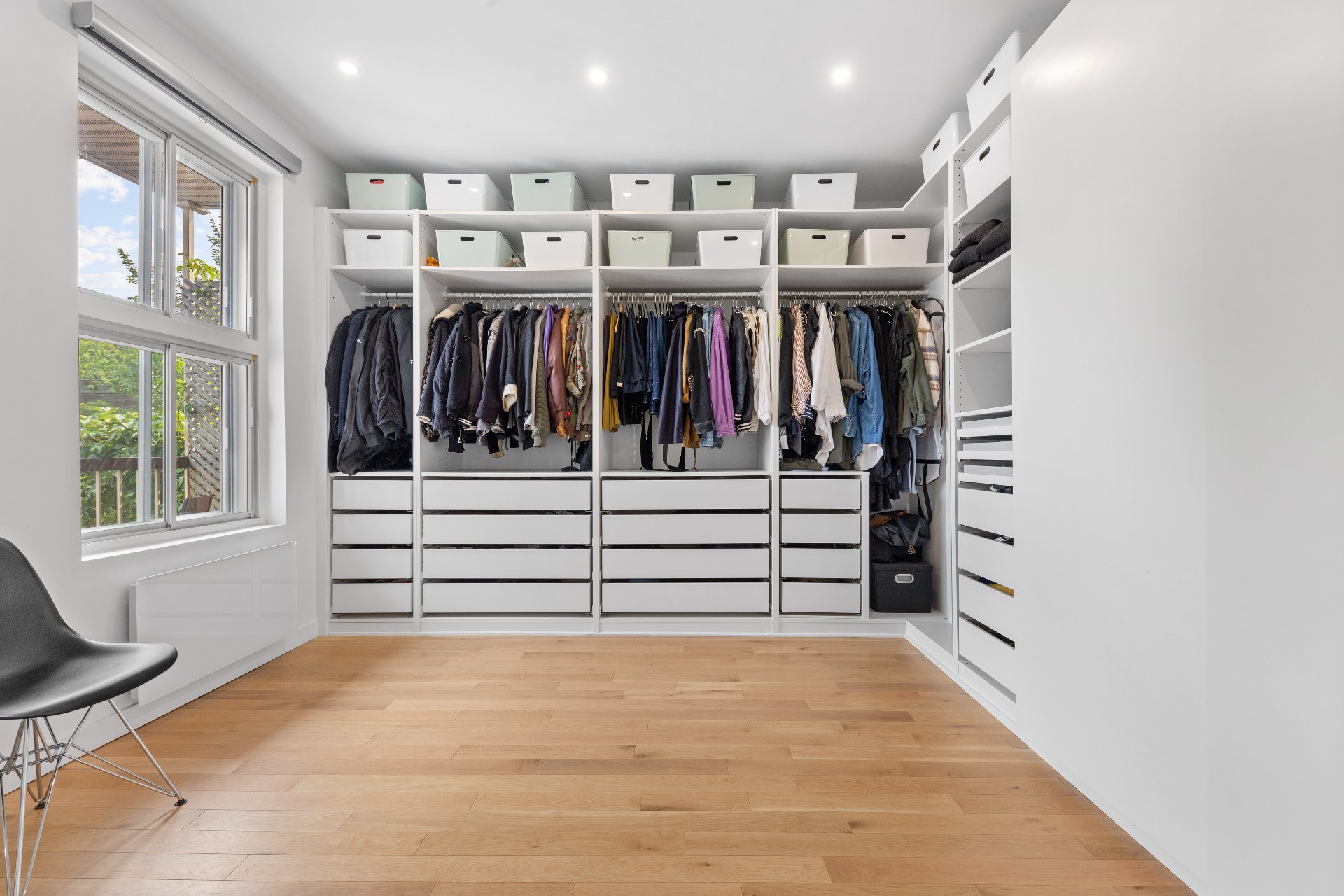 Walk-in closet