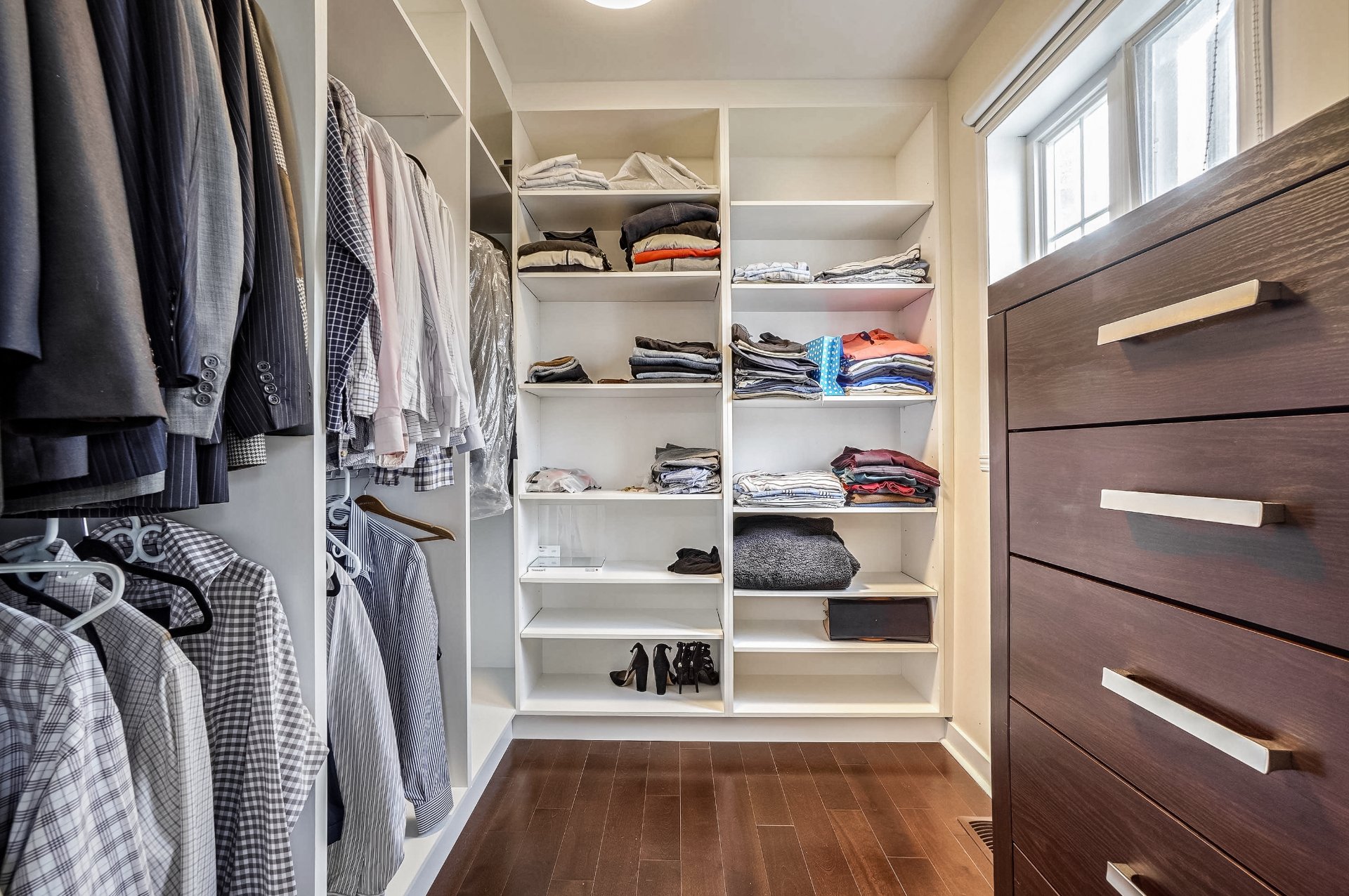 Walk-in closet