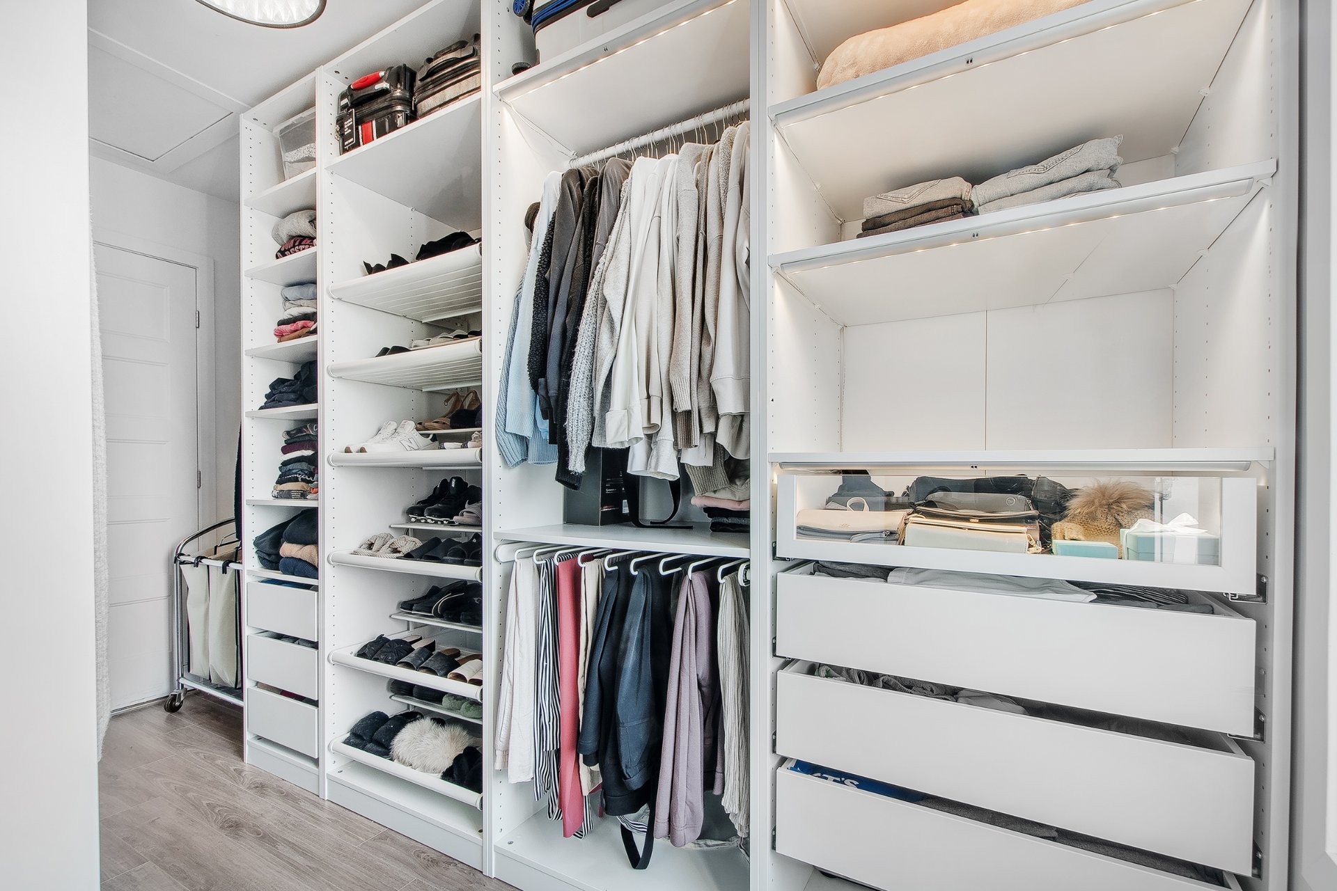 Walk-in closet