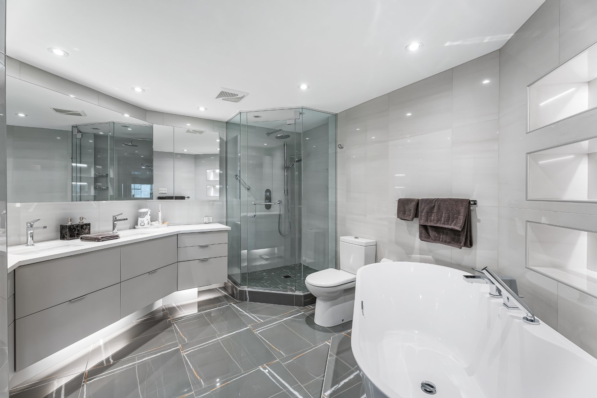 Ensuite bathroom