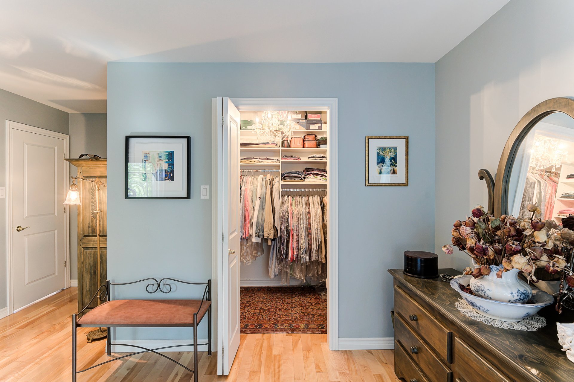 Walk-in closet