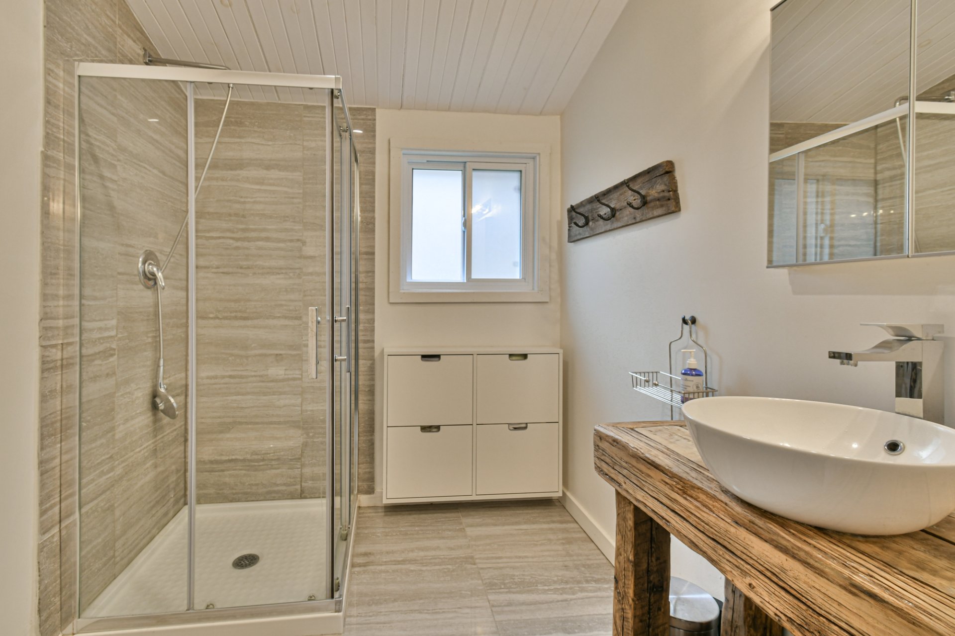 Ensuite bathroom