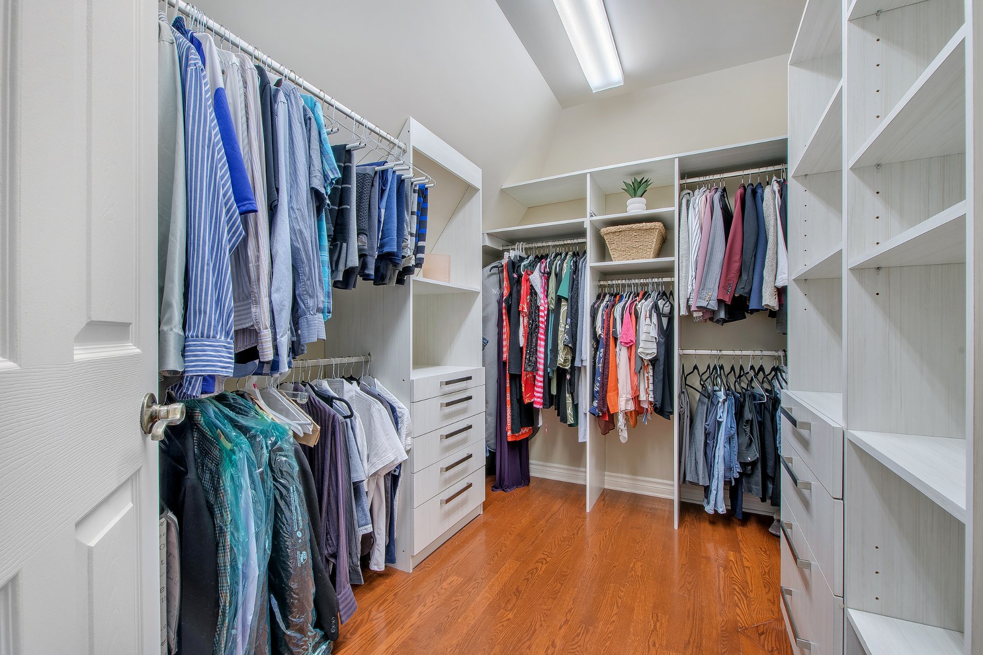 Walk-in closet