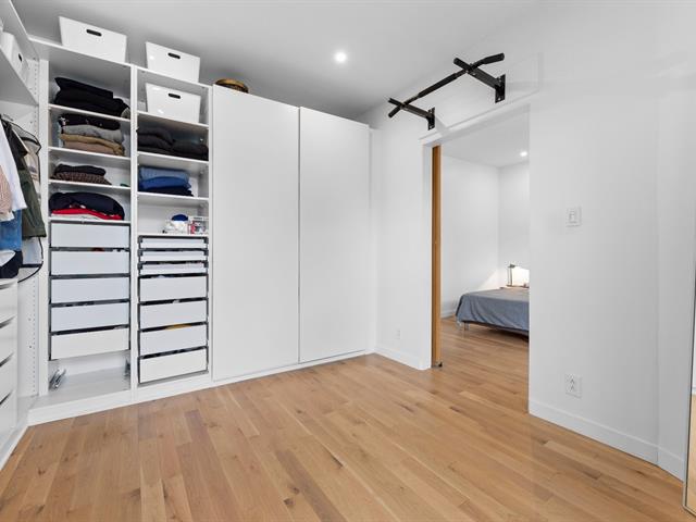 Walk-in closet