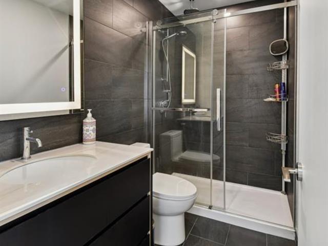 Ensuite bathroom