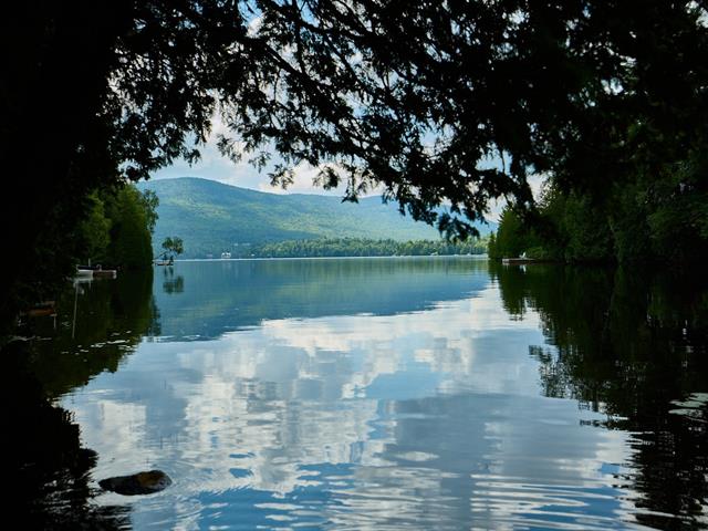 Accès au plan d'eau