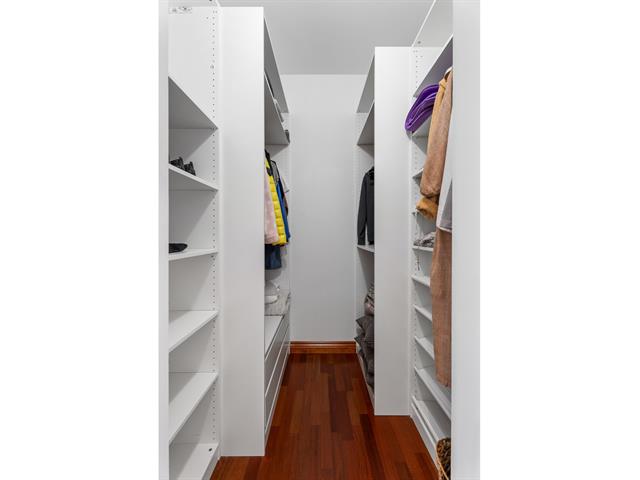 Walk-in closet