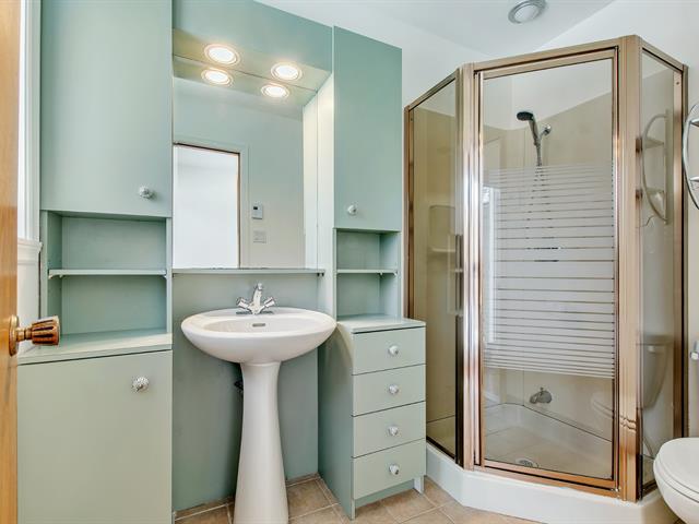 Ensuite bathroom