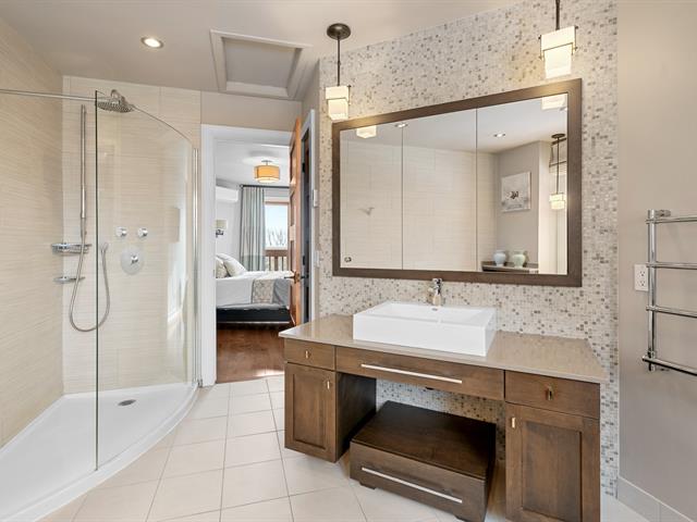 Ensuite bathroom