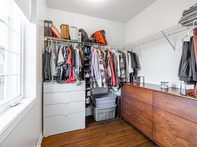 Walk-in closet