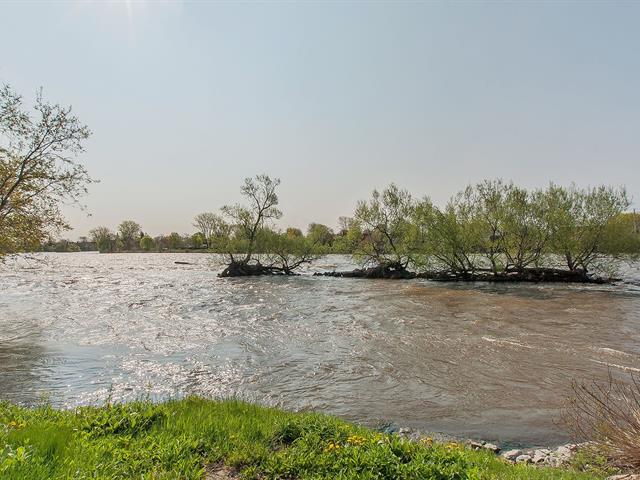 Vue sur l'eau