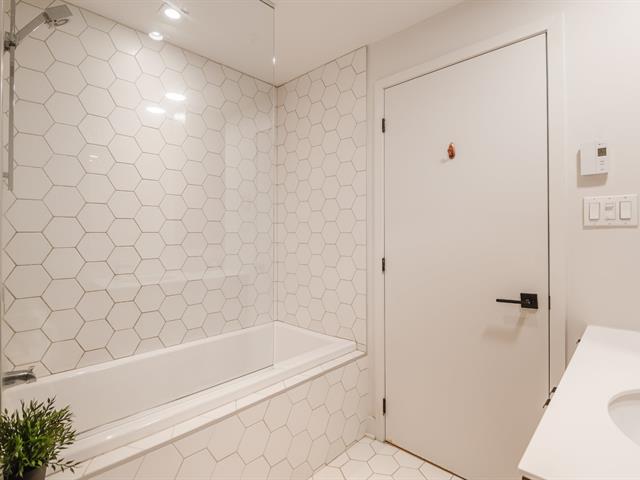 Ensuite bathroom