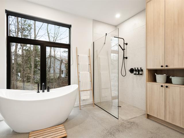 Ensuite bathroom