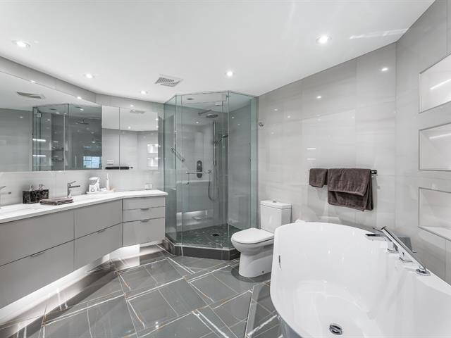 Ensuite bathroom