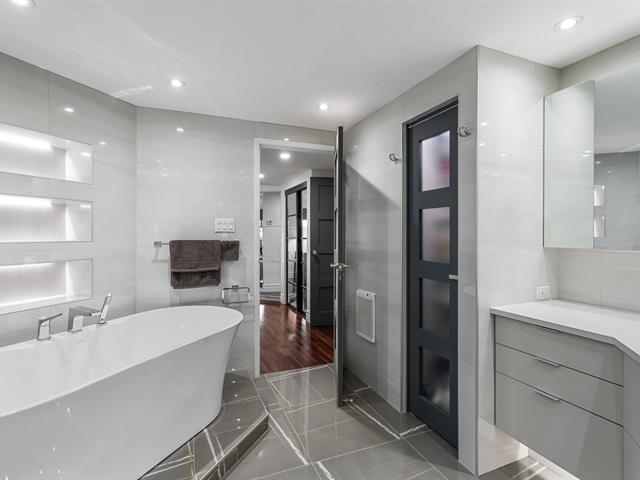 Ensuite bathroom