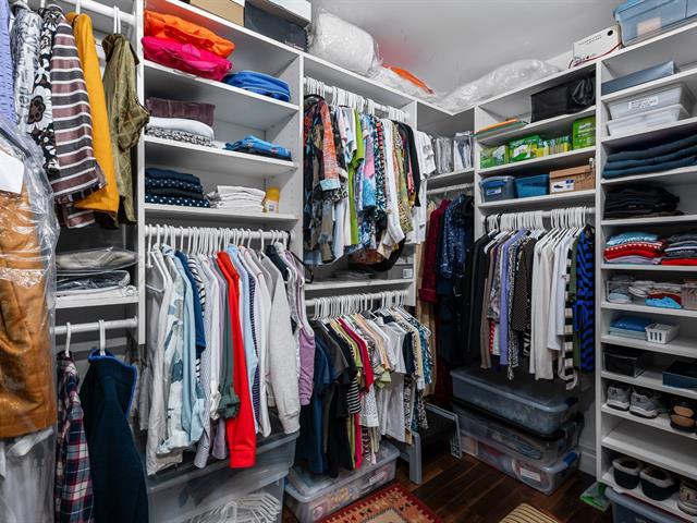 Walk-in closet