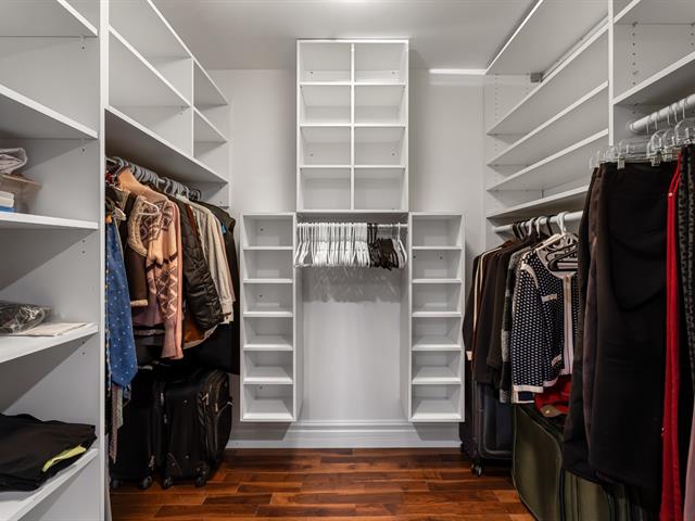 Walk-in closet