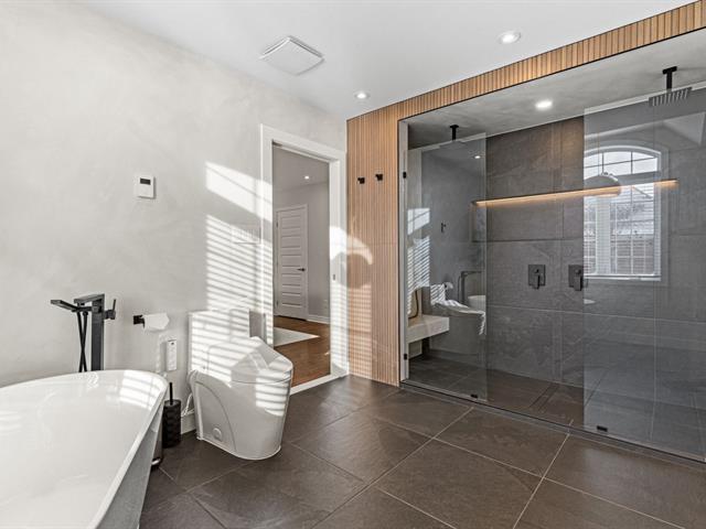 Ensuite bathroom