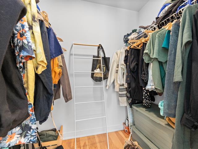 Walk-in closet