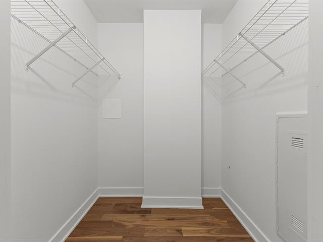 Walk-in closet