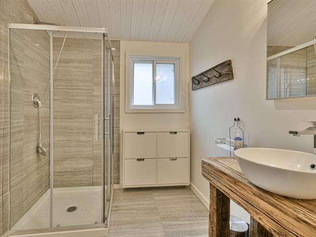 Ensuite bathroom