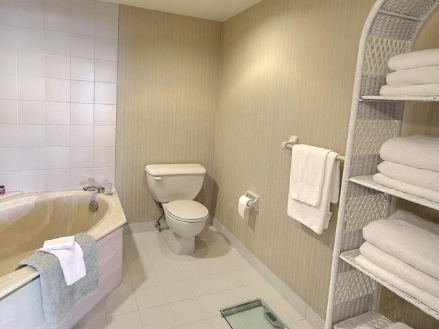 Ensuite bathroom