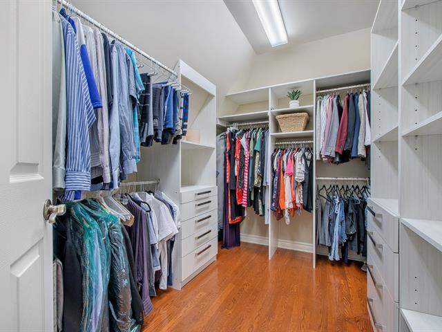 Walk-in closet